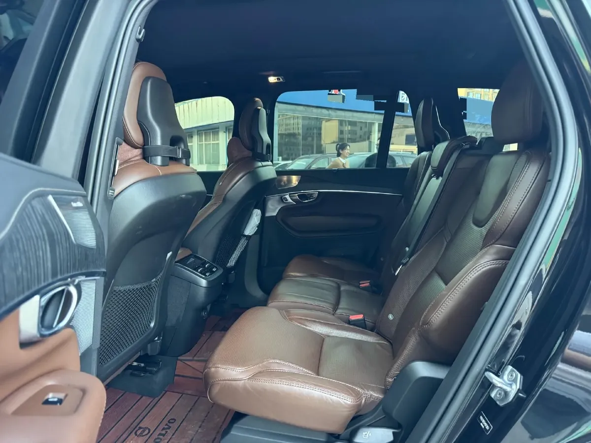 2021 Volvo XC90 2.0T 299HP L4 8AT,autocango,china used car exporter,china ev exporter,chinese used car exporter,chinese used ev exporter