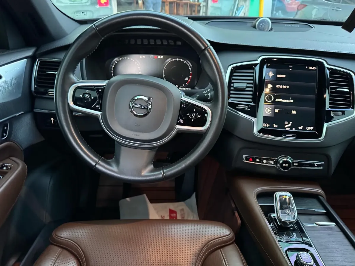 2021 Volvo XC90 2.0T 299HP L4 8AT,autocango,china used car exporter,china ev exporter,chinese used car exporter,chinese used ev exporter