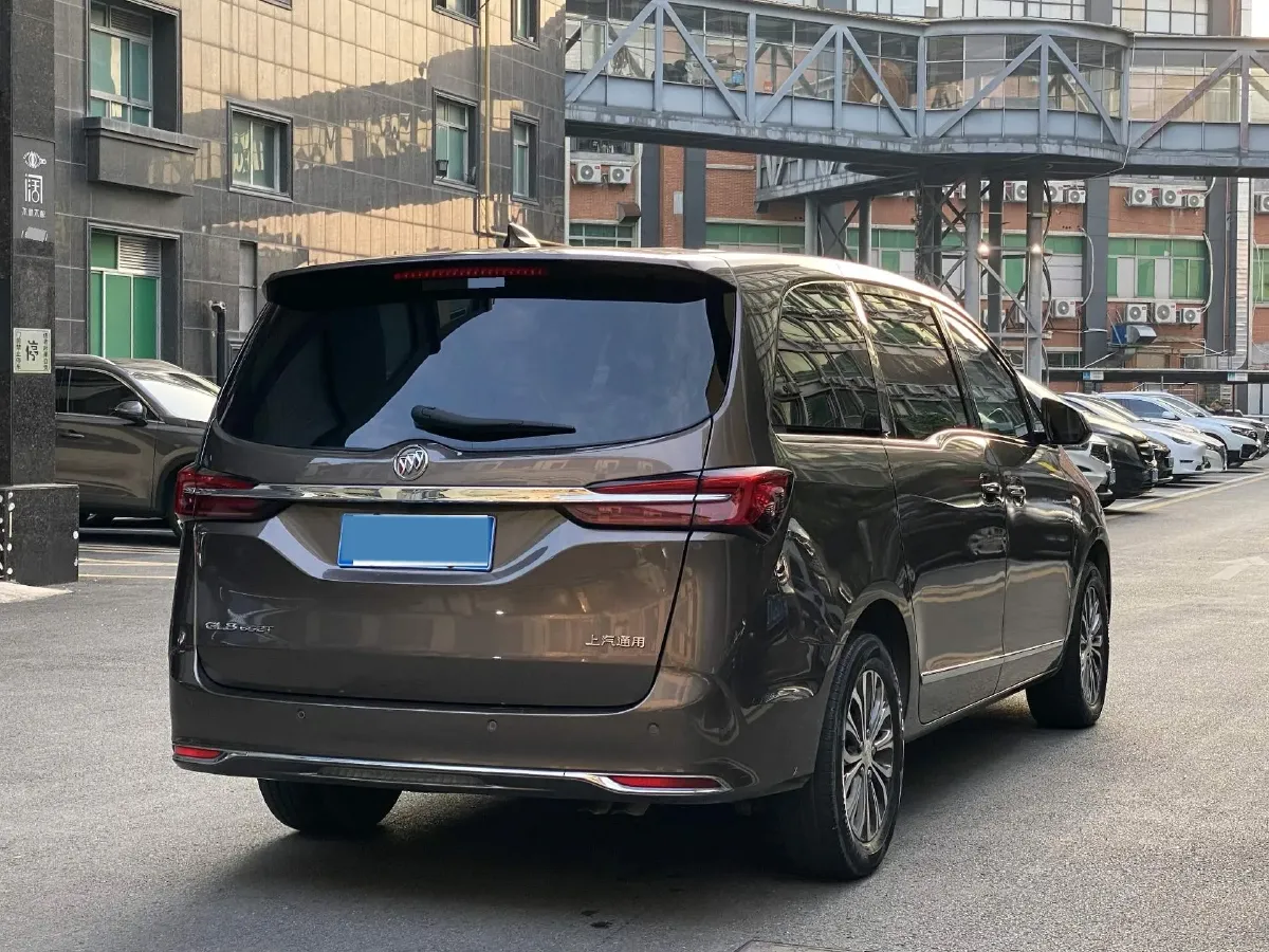 2021 Buick GL8 2.0T 237HP L4 9AT,autocango,china used car exporter,china ev exporter,chinese used car exporter,chinese used ev exporter