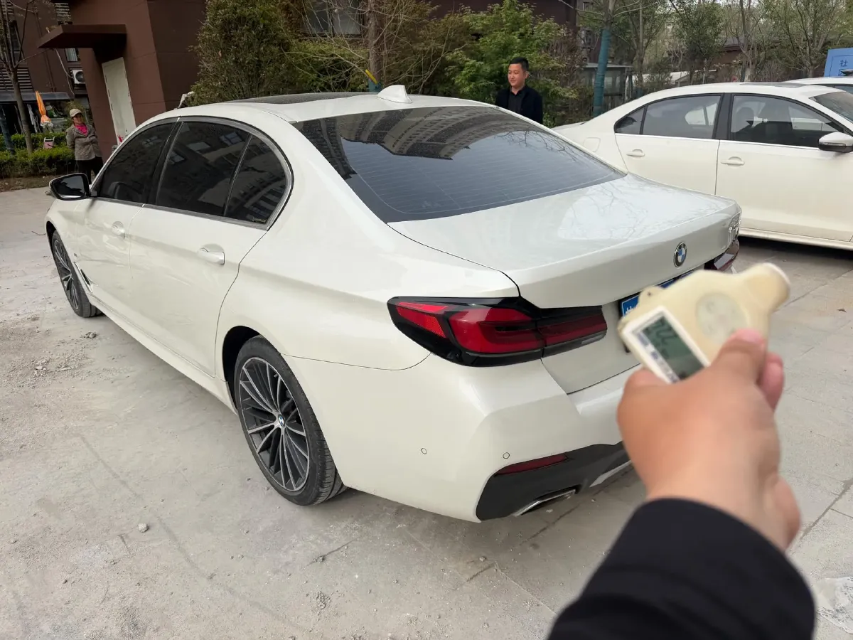 2022 BMW 5 Series 2.0T 252HP L4 8AT,autocango,china used car exporter,china ev exporter,chinese used car exporter,chinese used ev exporter