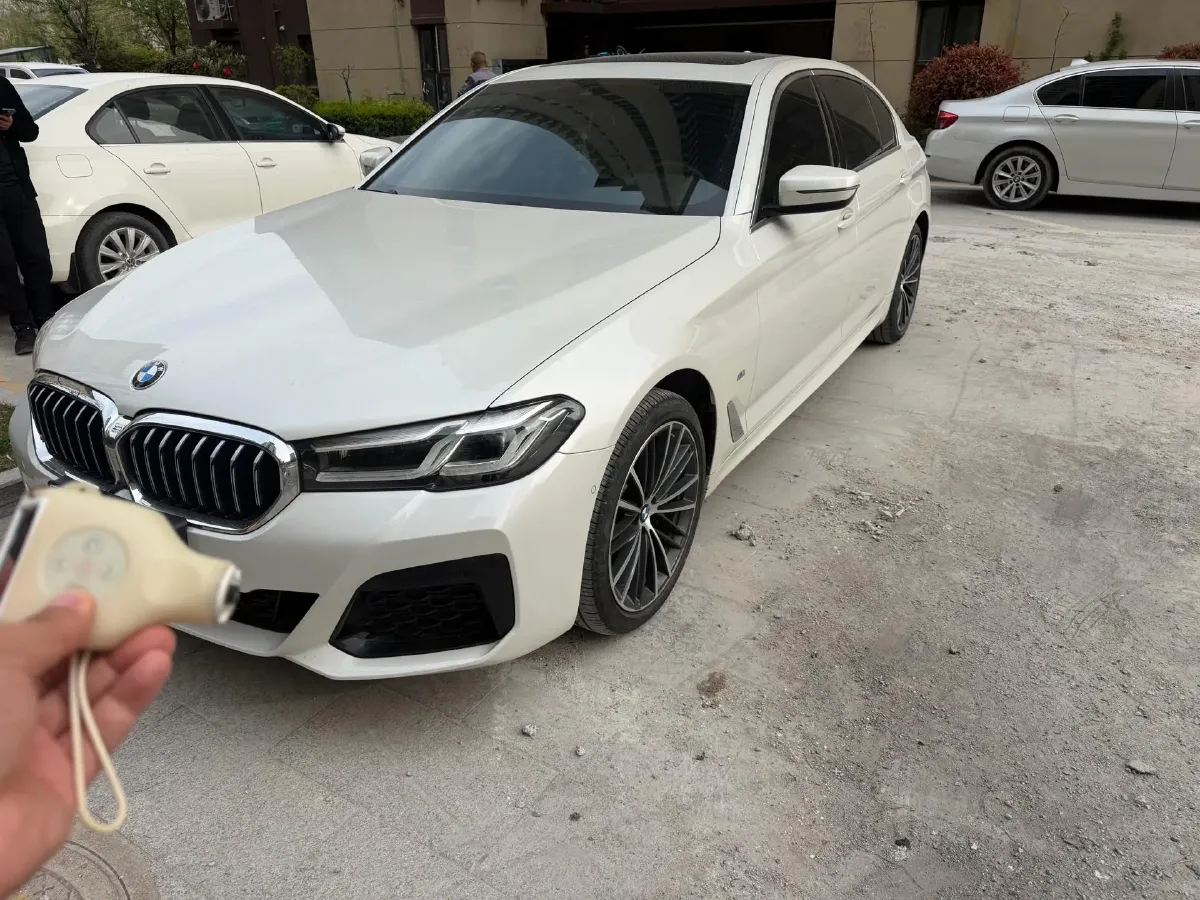 2022 BMW 5 Series 2.0T 252HP L4 8AT,autocango,china used car exporter,china ev exporter,chinese used car exporter,chinese used ev exporter
