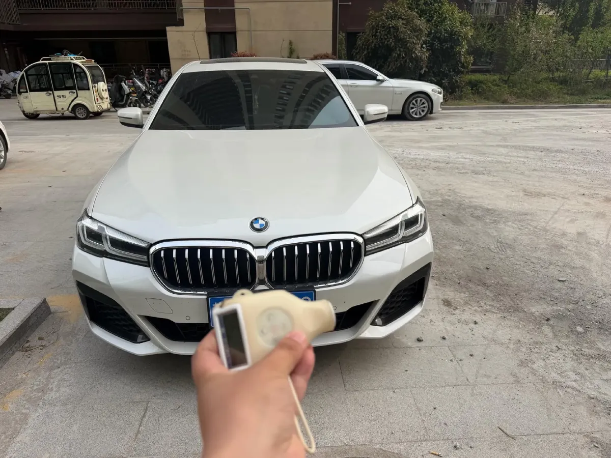 2022 BMW 5 Series 2.0T 252HP L4 8AT,autocango,china used car exporter,china ev exporter,chinese used car exporter,chinese used ev exporter