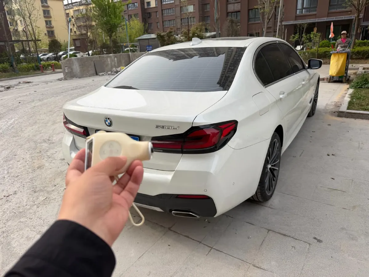 2022 BMW 5 Series 2.0T 252HP L4 8AT,autocango,china used car exporter,china ev exporter,chinese used car exporter,chinese used ev exporter