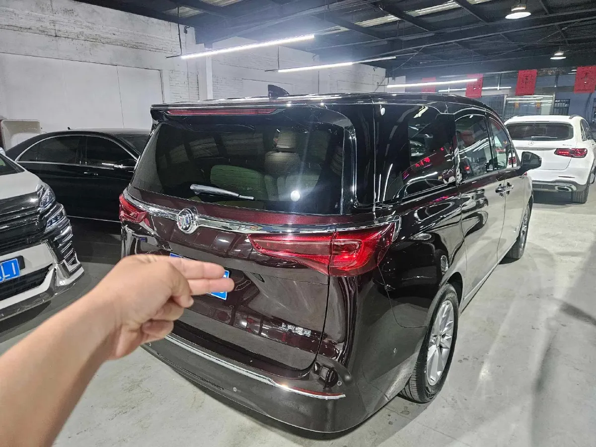 2021 Buick GL8 2.0T 237HP L4 9AT,autocango,china used car exporter,china ev exporter,chinese used car exporter,chinese used ev exporter