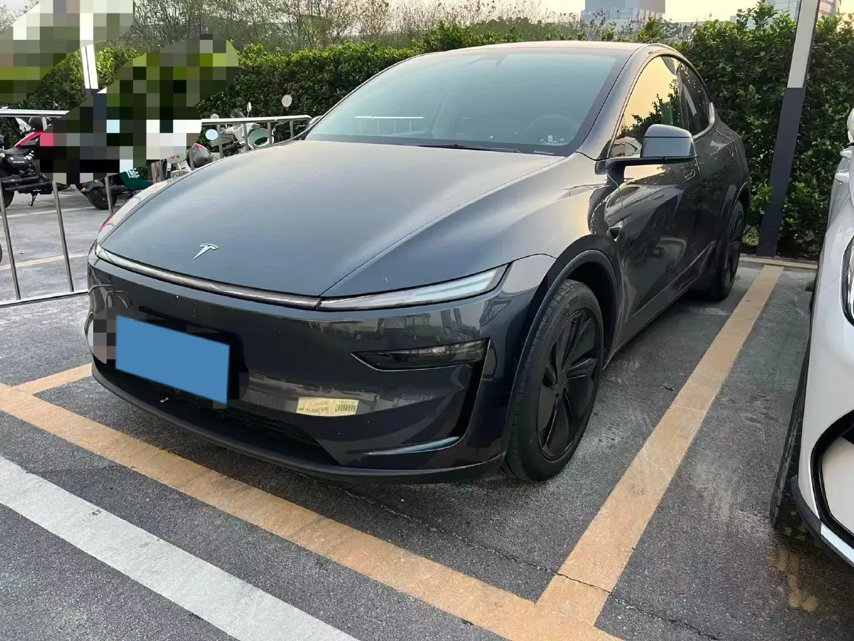 2025 Tesla Model Y BEV 62.5KWH,autocango,china used car exporter,china ev exporter,chinese used car exporter,chinese used ev exporter