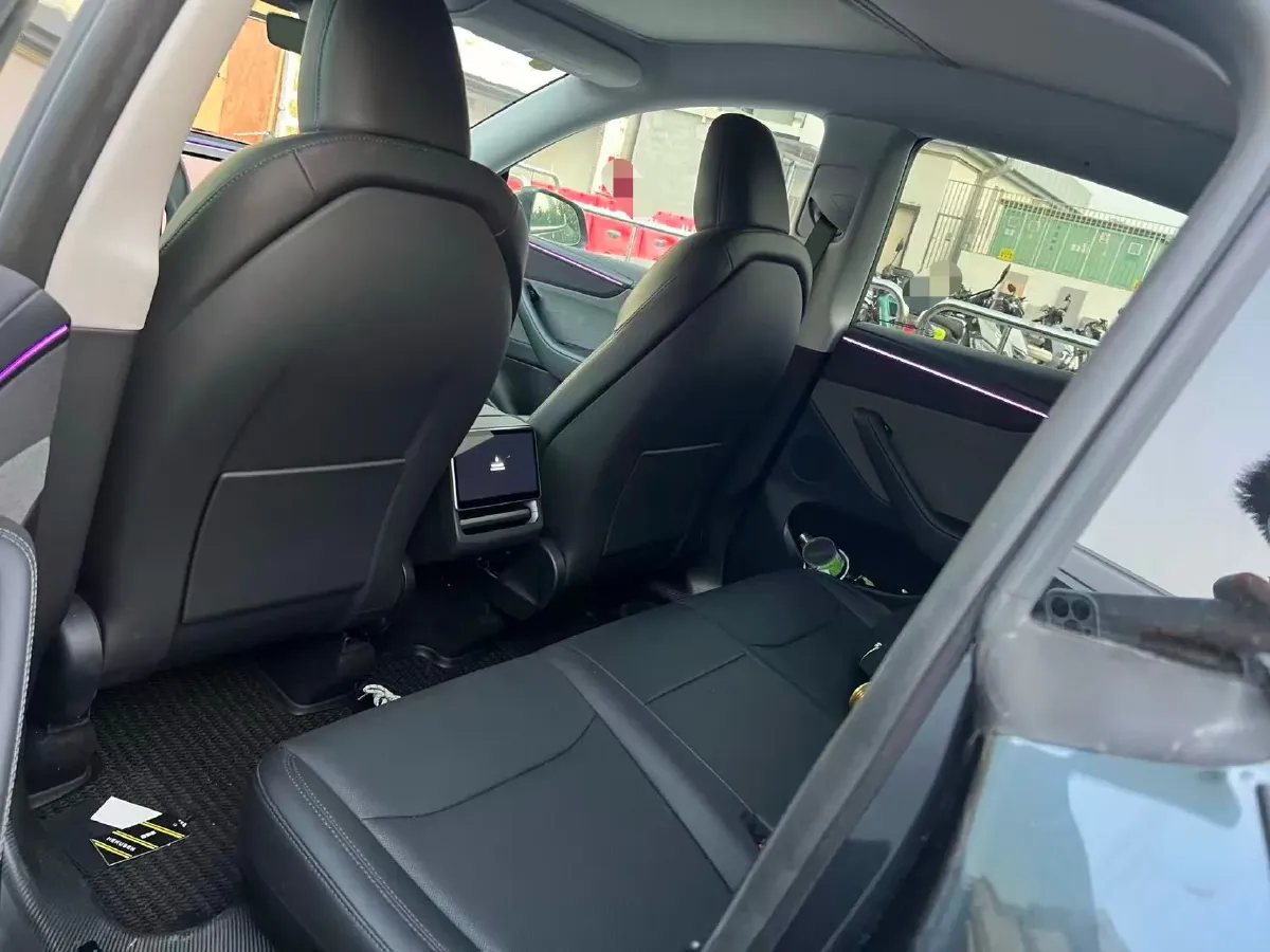 2025 Tesla Model Y BEV 62.5KWH,autocango,china used car exporter,china ev exporter,chinese used car exporter,chinese used ev exporter