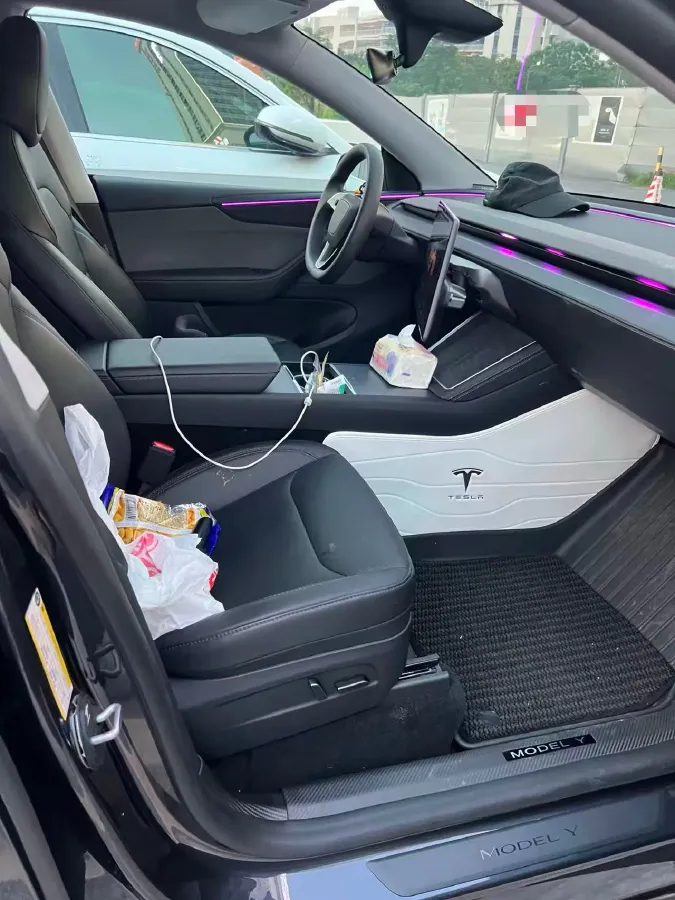 2025 Tesla Model Y BEV 62.5KWH,autocango,china used car exporter,china ev exporter,chinese used car exporter,chinese used ev exporter