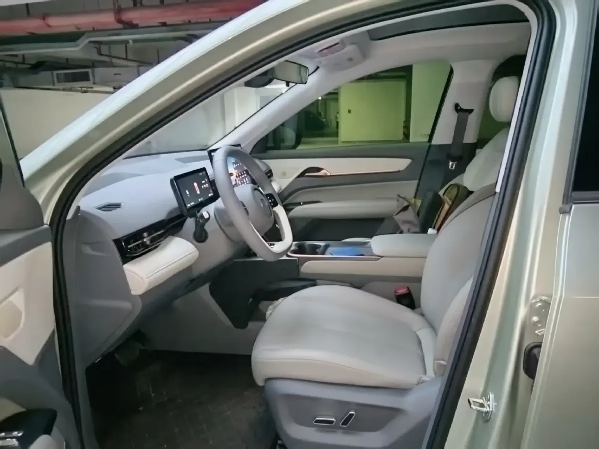 2025 Bestune YueYi 03 BEV 61.47KWH,autocango,china used car exporter,china ev exporter,chinese used car exporter,chinese used ev exporter