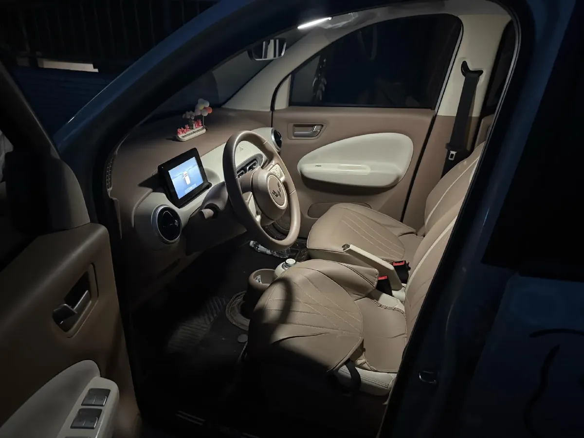 2025 WuLing HongGuang MINI EV BEV 16.2KWH,autocango,china used car exporter,china ev exporter,chinese used car exporter,chinese used ev exporter