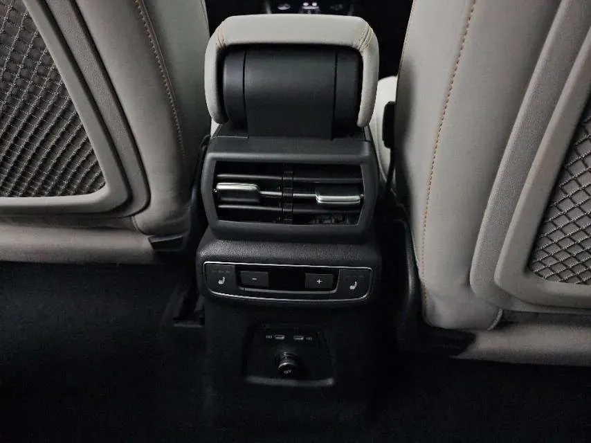 2023 Audi Q5 e-tron BEV 83.4KWH,autocango,china used car exporter,china ev exporter,chinese used car exporter,chinese used ev exporter