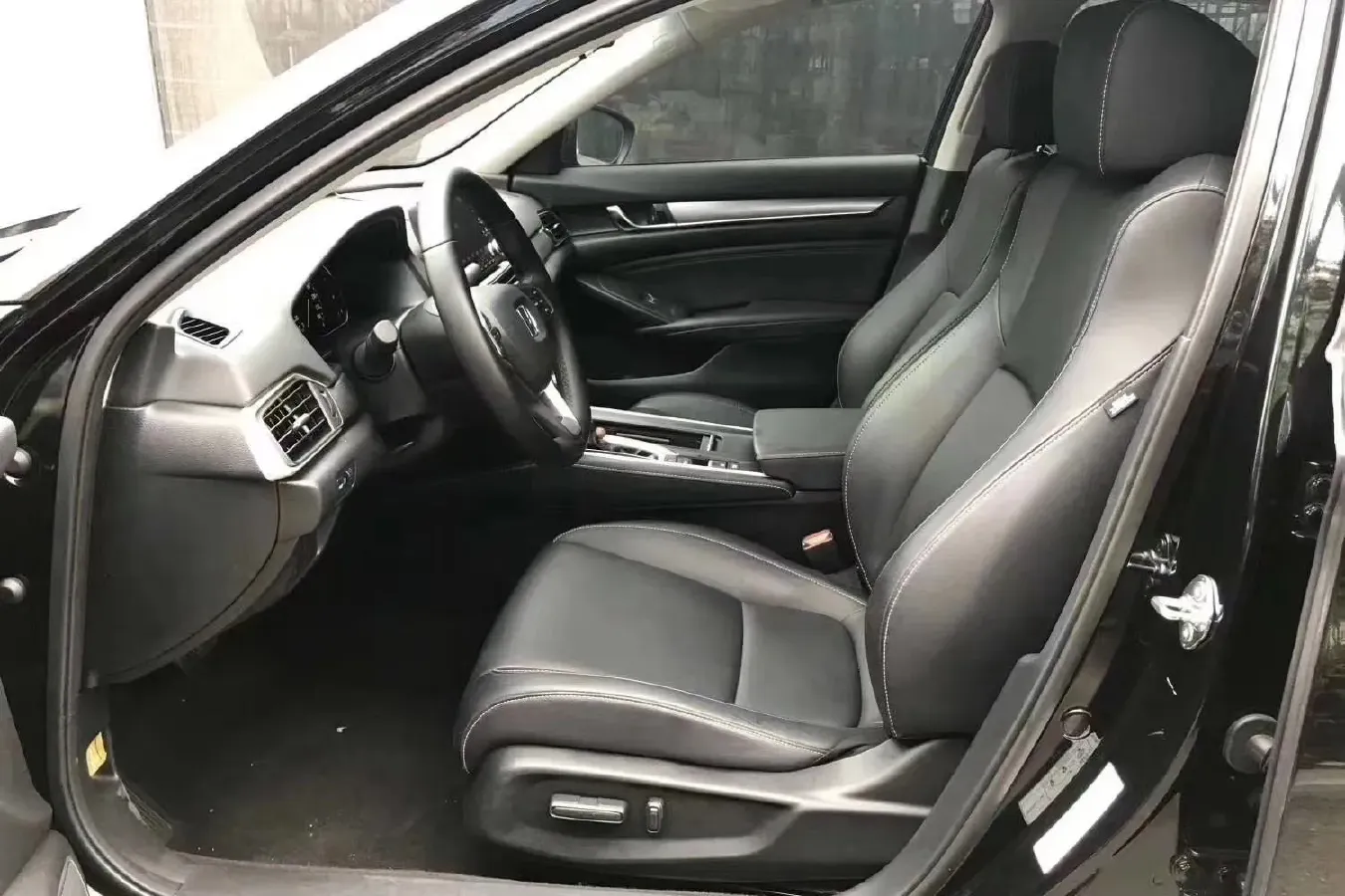 2019 Honda Inspire 1.5T 194HP L4 CVT,autocango,china used car exporter,china ev exporter,chinese used car exporter,chinese used ev exporter