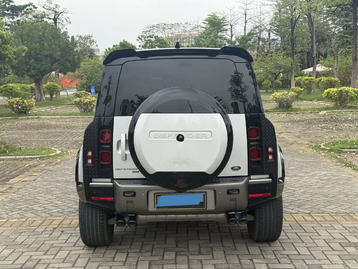 2023 Land Rover Defender 3.0T 400HP L6 8AT,autocango,china used car exporter,china ev exporter,chinese used car exporter,chinese used ev exporter