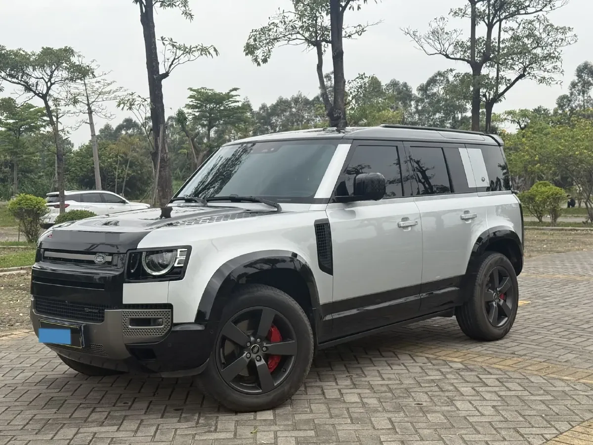 2023 Land Rover Defender 3.0T 400HP L6 8AT,autocango,china used car exporter,china ev exporter,chinese used car exporter,chinese used ev exporter