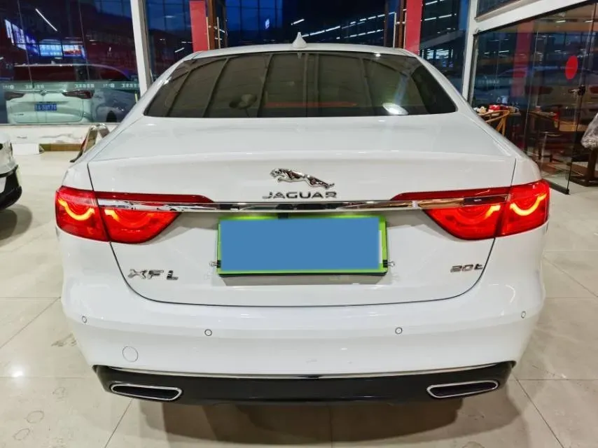 2020 Jaguar XFL 2.0T 200HP L4 8AT,autocango,china used car exporter,china ev exporter,chinese used car exporter,chinese used ev exporter