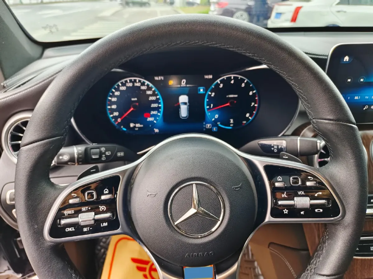 2021 Mercedes-Benz GLC Class 2.0T 197HP L4 9AT,autocango,china used car exporter,china ev exporter,chinese used car exporter,chinese used ev exporter