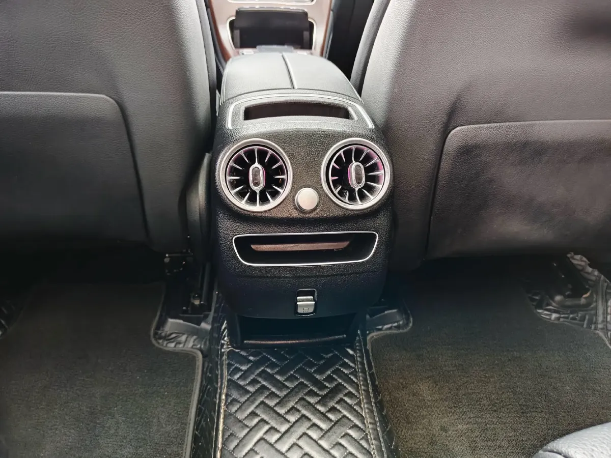 2021 Mercedes-Benz GLC Class 2.0T 197HP L4 9AT,autocango,china used car exporter,china ev exporter,chinese used car exporter,chinese used ev exporter