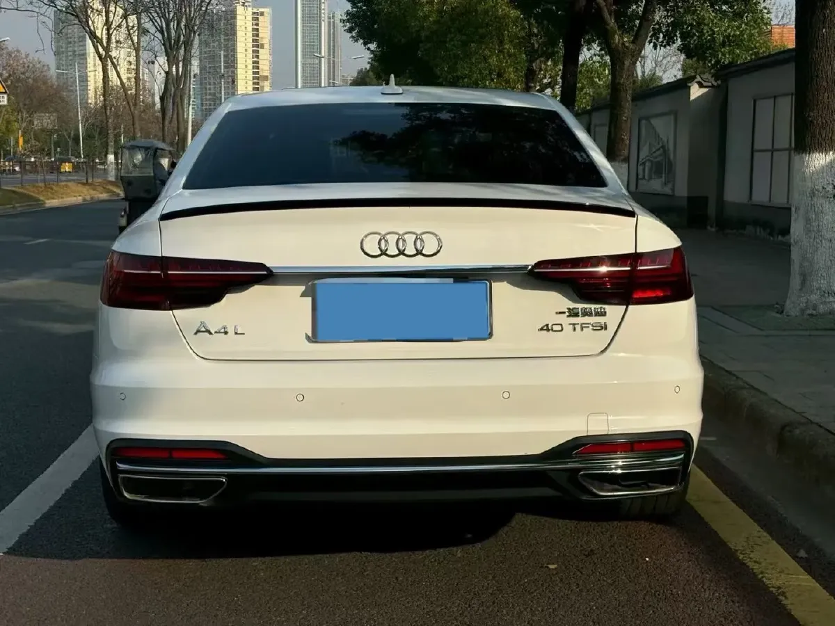 2022 Audi A4L 2.0T 190HP L4 7DCT,autocango,china used car exporter,china ev exporter,chinese used car exporter,chinese used ev exporter
