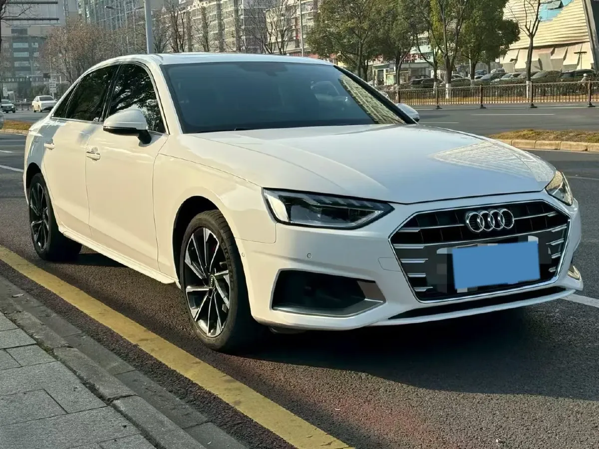 2022 Audi A4L 2.0T 190HP L4 7DCT,autocango,china used car exporter,china ev exporter,chinese used car exporter,chinese used ev exporter