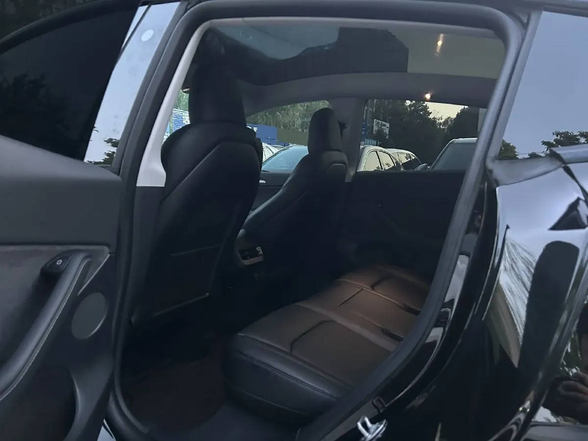 2022 Tesla Model Y BEV 60KWH,autocango,china used car exporter,china ev exporter,chinese used car exporter,chinese used ev exporter