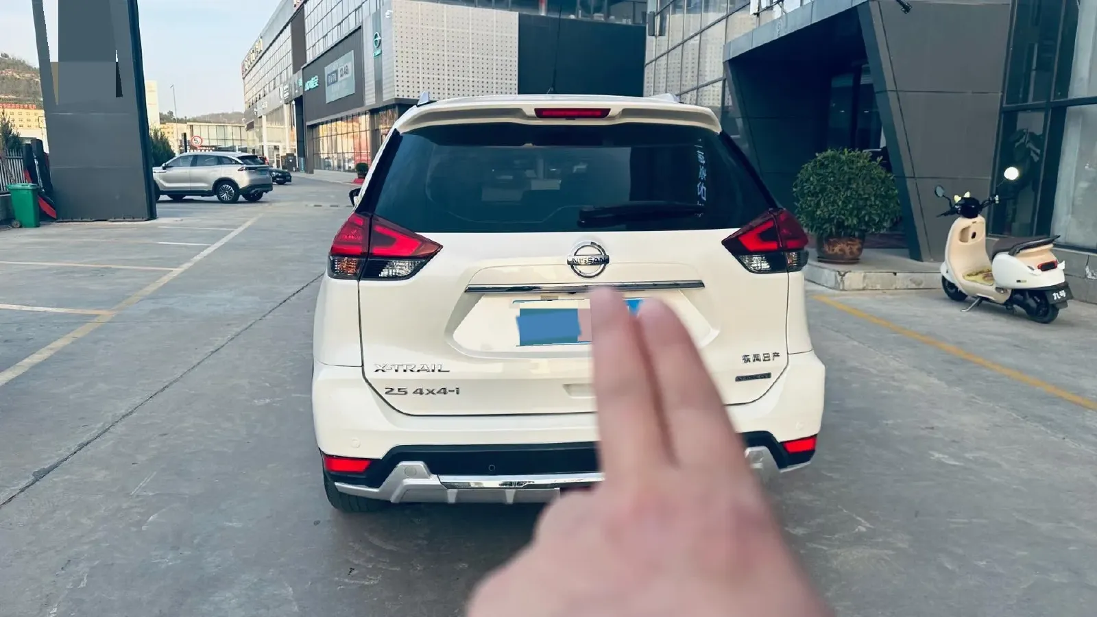 2019 Nissan X-Trail 2.5L 186HP L4 CVT,autocango,china used car exporter,china ev exporter,chinese used car exporter,chinese used ev exporter