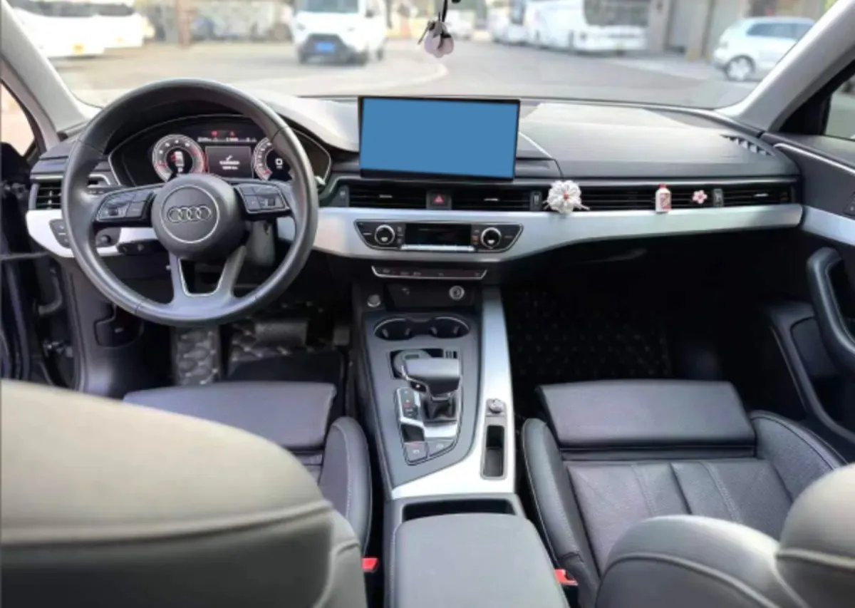 2020 Audi A4L 2.0T 190HP L4 7DCT,autocango,china used car exporter,china ev exporter,chinese used car exporter,chinese used ev exporter
