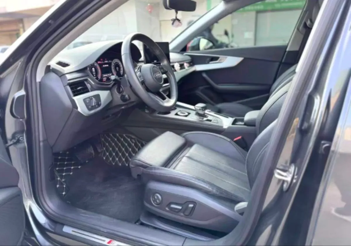 2020 Audi A4L 2.0T 190HP L4 7DCT,autocango,china used car exporter,china ev exporter,chinese used car exporter,chinese used ev exporter