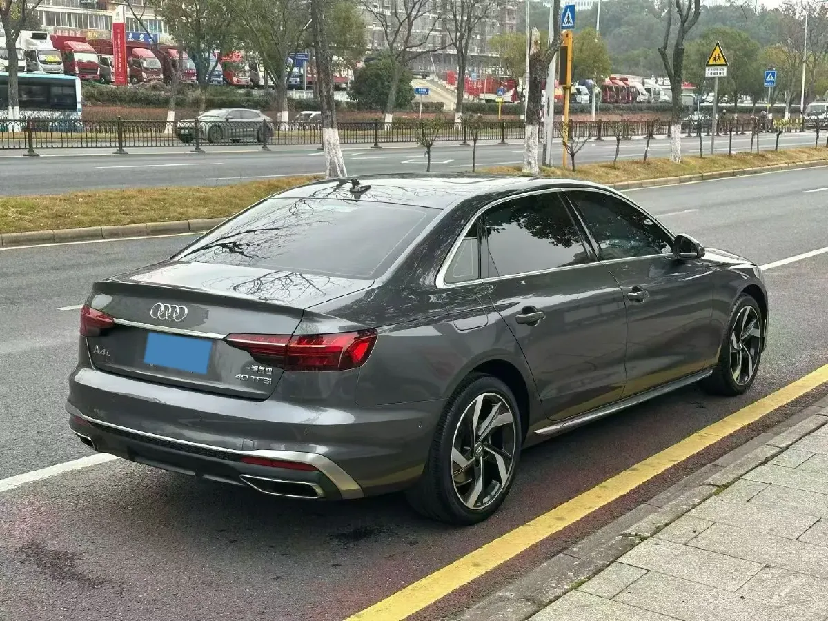2021 Audi A4L 2.0T 190HP L4 7DCT,autocango,china used car exporter,china ev exporter,chinese used car exporter,chinese used ev exporter