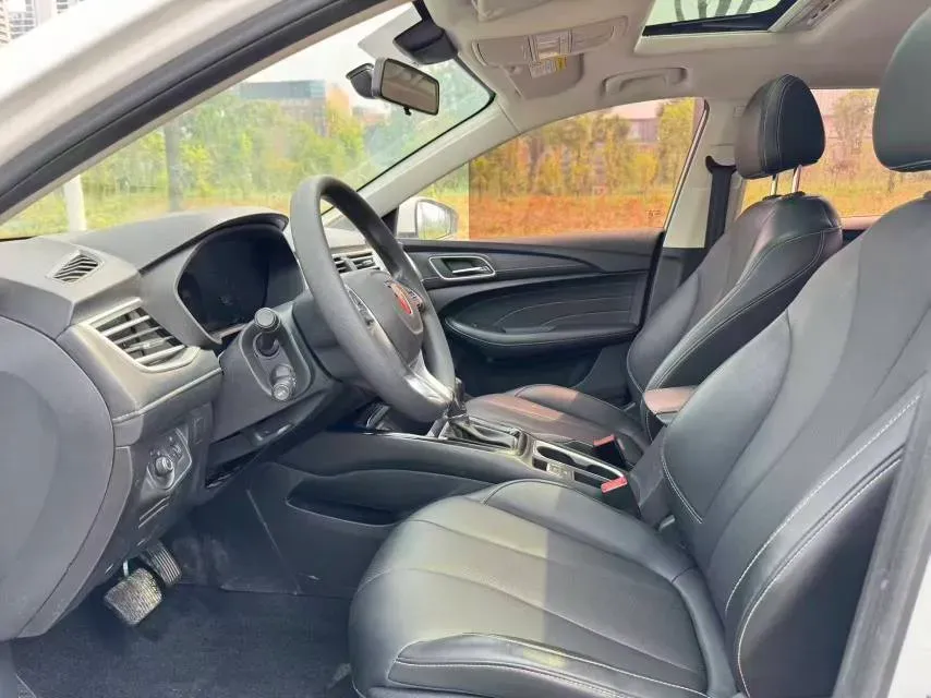 2020 Roewe i5 1.5L 120HP L4 CVT,autocango,china used car exporter,china ev exporter,chinese used car exporter,chinese used ev exporter