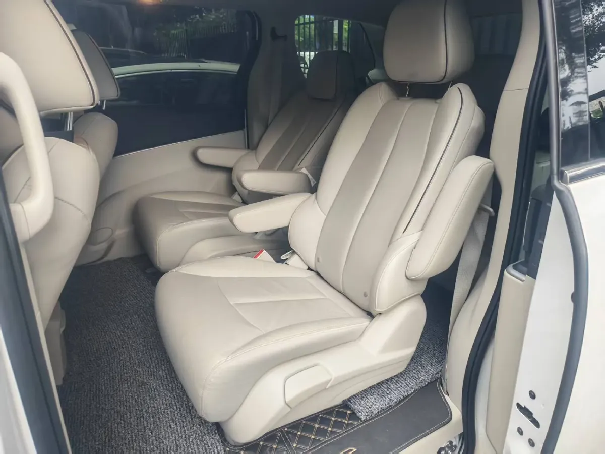 2021 Buick GL8 2.0T 237HP L4 9AT,autocango,china used car exporter,china ev exporter,chinese used car exporter,chinese used ev exporter