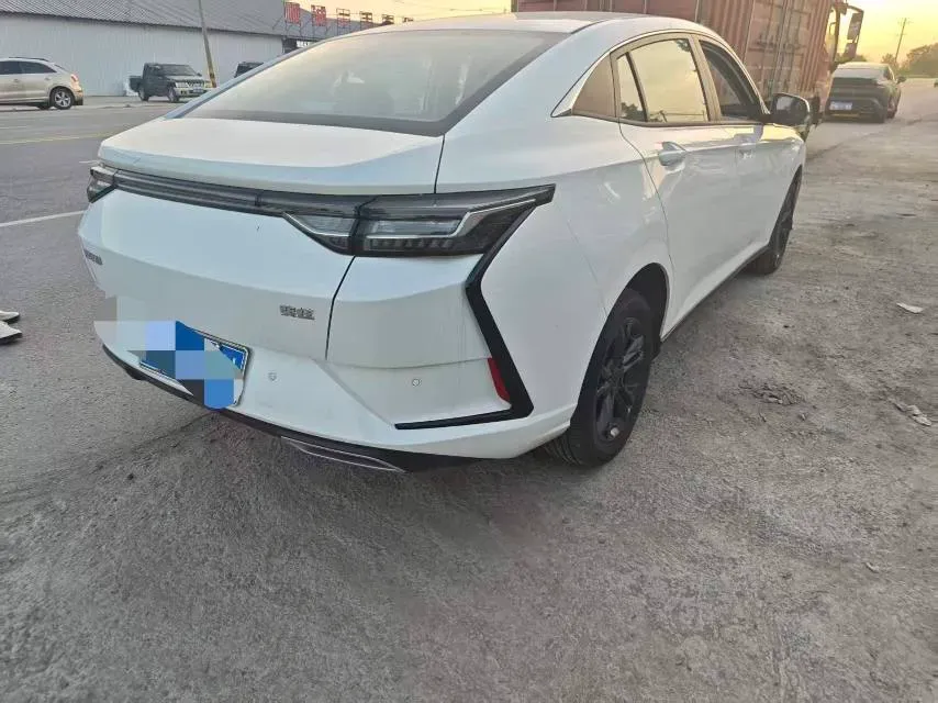 2023 DongFeng Aeolus YiXuan 1.5L 125HP L4 6DCT,autocango,china used car exporter,china ev exporter,chinese used car exporter,chinese used ev exporter