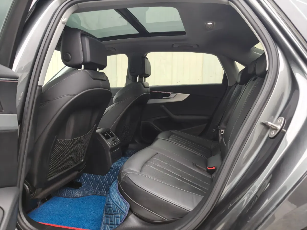 2020 Audi A4L 2.0T 190HP L4 7DCT,autocango,china used car exporter,china ev exporter,chinese used car exporter,chinese used ev exporter