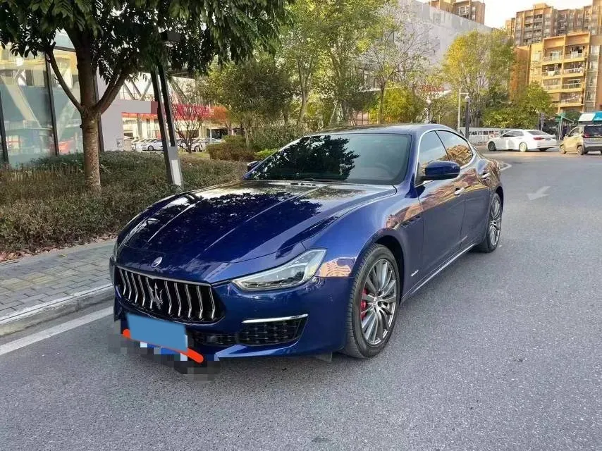 2021 Maserati Ghibli 2.0T 330HP L4 8AT,autocango,china used car exporter,china ev exporter,chinese used car exporter,chinese used ev exporter
