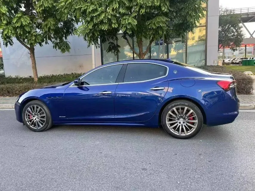 2021 Maserati Ghibli 2.0T 330HP L4 8AT,autocango,china used car exporter,china ev exporter,chinese used car exporter,chinese used ev exporter