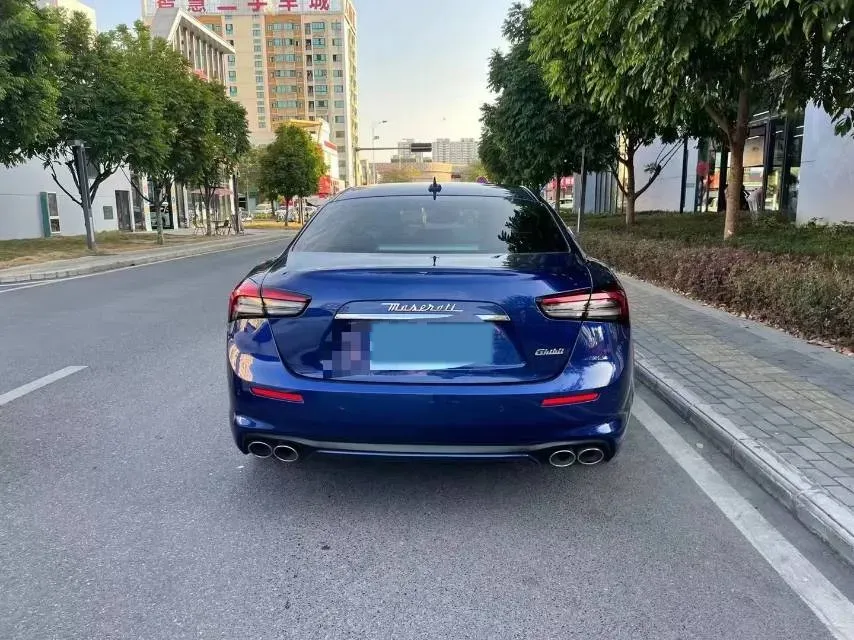 2021 Maserati Ghibli 2.0T 330HP L4 8AT,autocango,china used car exporter,china ev exporter,chinese used car exporter,chinese used ev exporter
