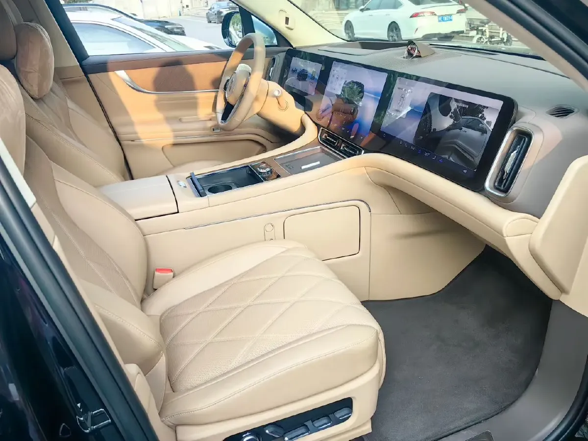 2025 AITO AITO M9 REEV 160HP REEV 52KWH,autocango,china used car exporter,china ev exporter,chinese used car exporter,chinese used ev exporter