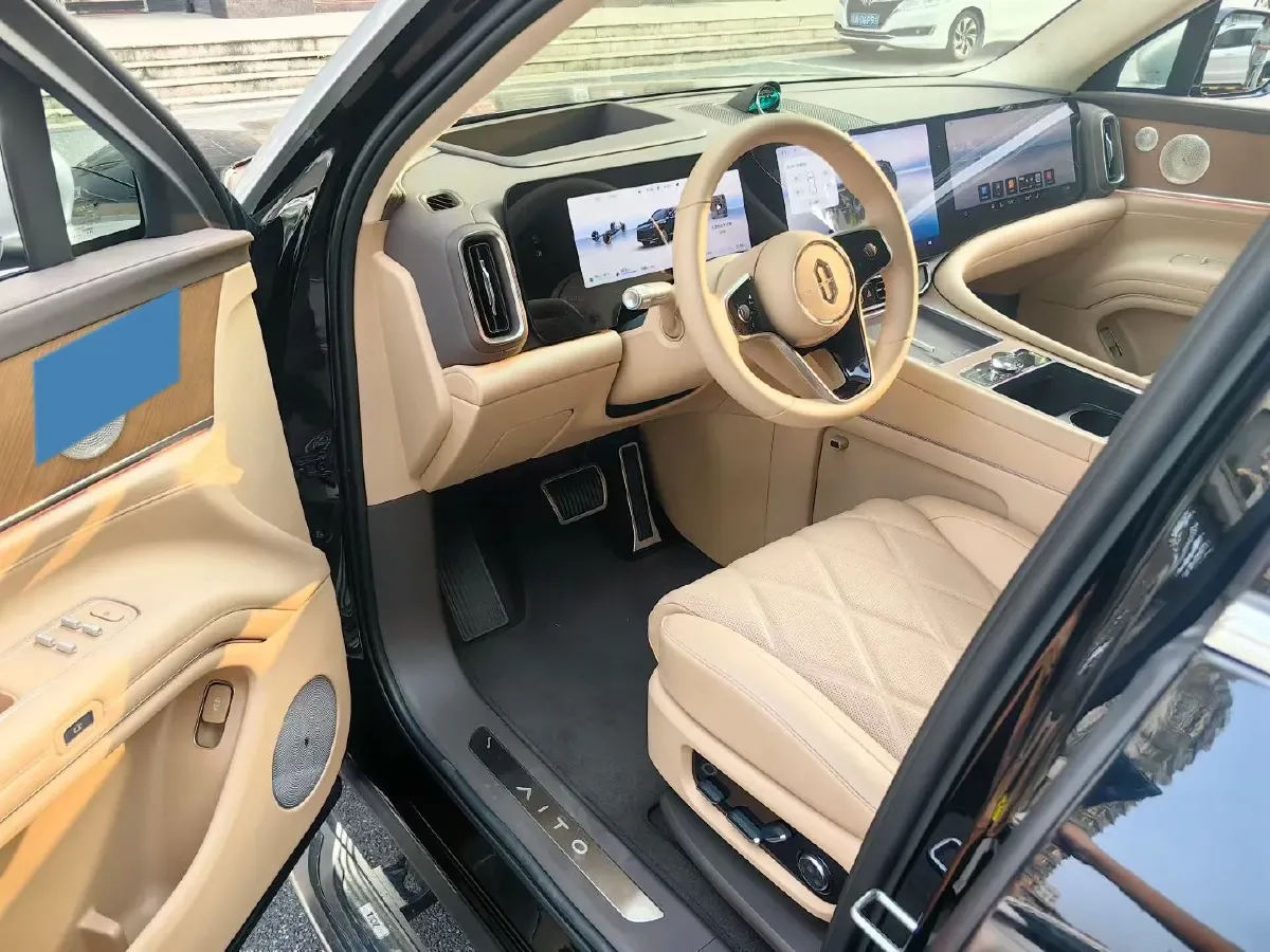 2025 AITO AITO M9 REEV 160HP REEV 52KWH,autocango,china used car exporter,china ev exporter,chinese used car exporter,chinese used ev exporter