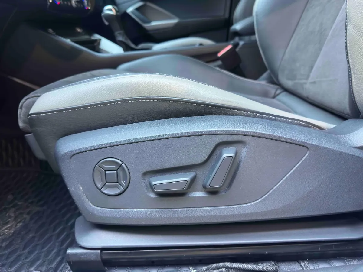 2021 Audi Q3 1.4T 150HP L4 7DCT,autocango,china used car exporter,china ev exporter,chinese used car exporter,chinese used ev exporter