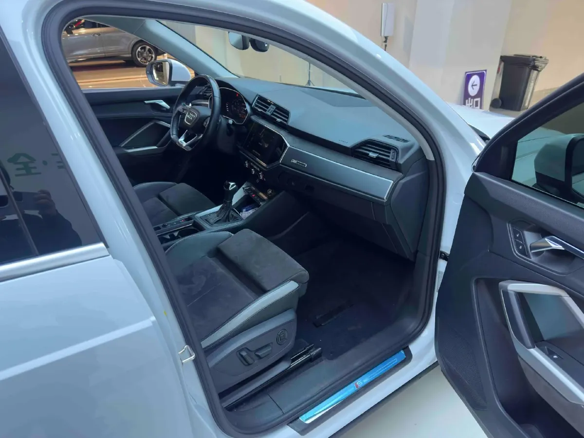 2021 Audi Q3 1.4T 150HP L4 7DCT,autocango,china used car exporter,china ev exporter,chinese used car exporter,chinese used ev exporter