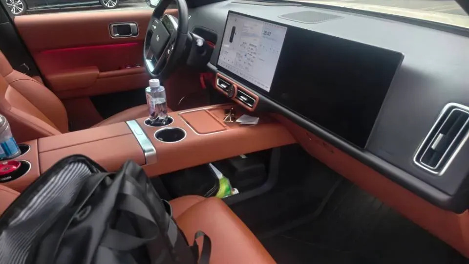 2024 Volvo S60 2.0T 197HP L4 7DCT,autocango,china used car exporter,china ev exporter,chinese used car exporter,chinese used ev exporter