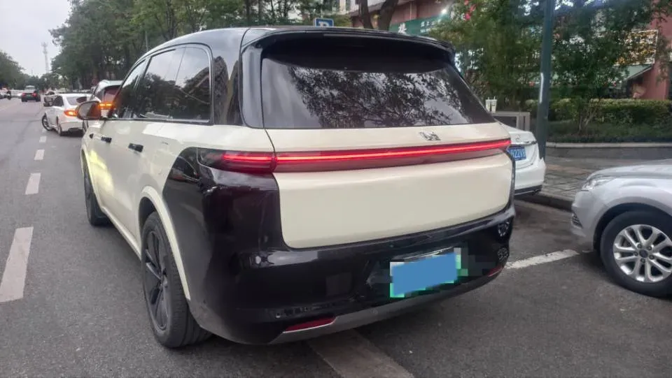 2024 Volvo S60 2.0T 197HP L4 7DCT,autocango,china used car exporter,china ev exporter,chinese used car exporter,chinese used ev exporter