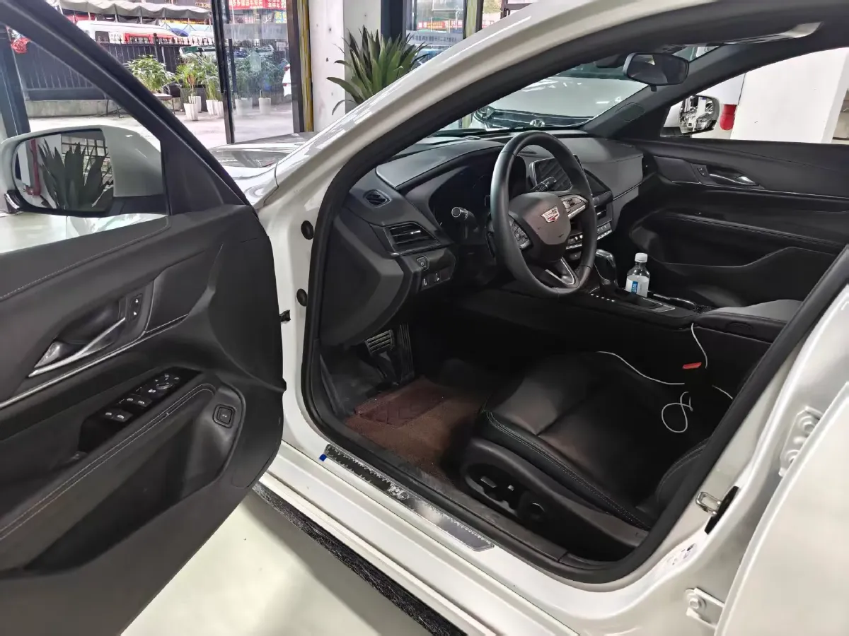 2021 Cadillac CT4 2.0T 237HP L4 8AT,autocango,china used car exporter,china ev exporter,chinese used car exporter,chinese used ev exporter