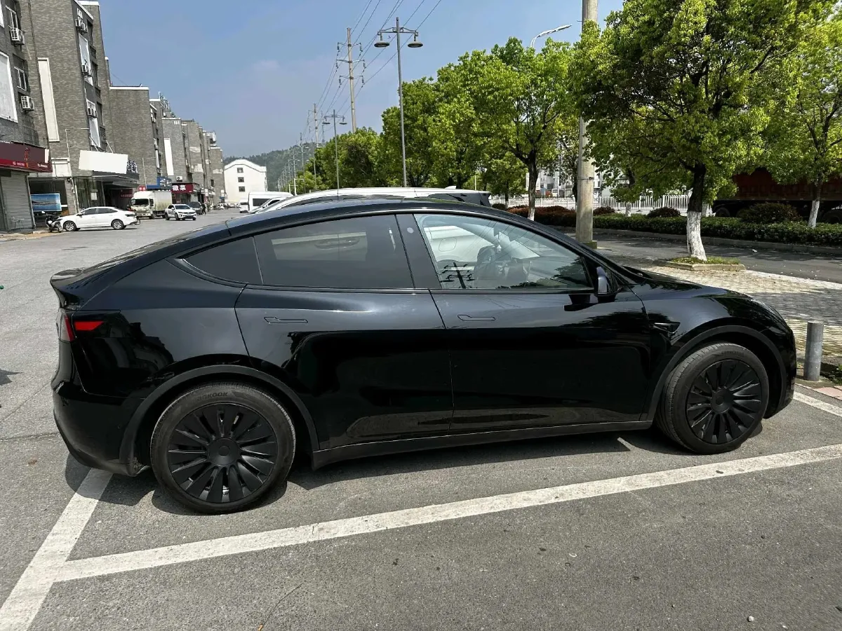 2022 Tesla Model Y BEV 60KWH,autocango,china used car exporter,china ev exporter,chinese used car exporter,chinese used ev exporter