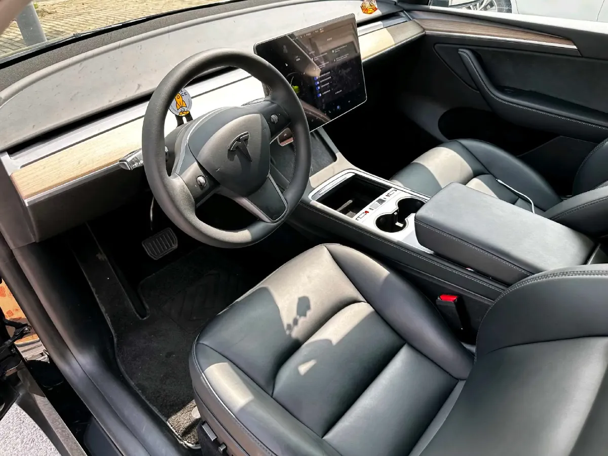 2022 Tesla Model Y BEV 60KWH,autocango,china used car exporter,china ev exporter,chinese used car exporter,chinese used ev exporter