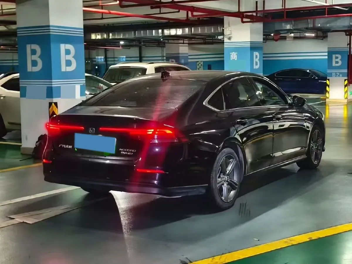 2023 Honda Accord 2.0L 148HP L4 E-CVT PHEV 17.7KWH,autocango,china used car exporter,china ev exporter,chinese used car exporter,chinese used ev exporter