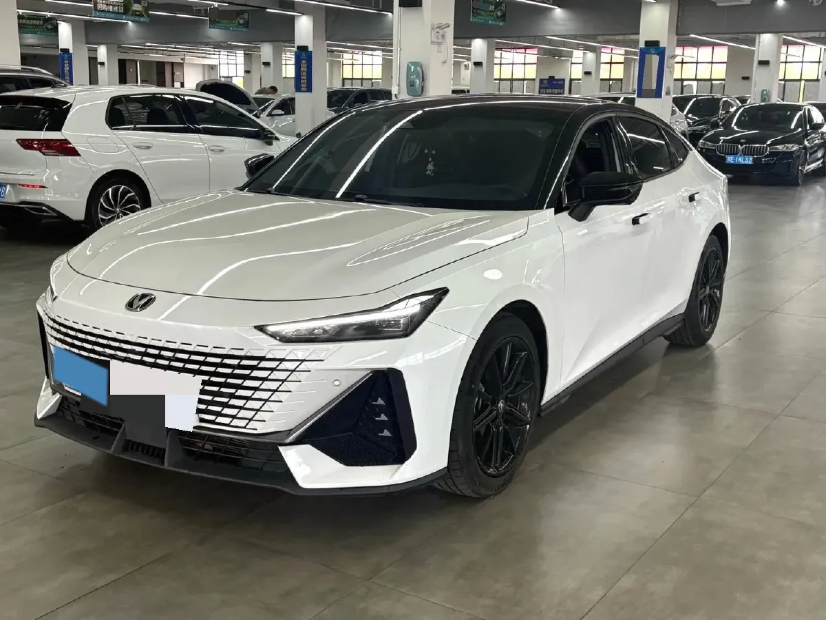 2023 ChangAn UNI-V 1.5T 188HP L4 7DCT,autocango,china used car exporter,china ev exporter,chinese used car exporter,chinese used ev exporter