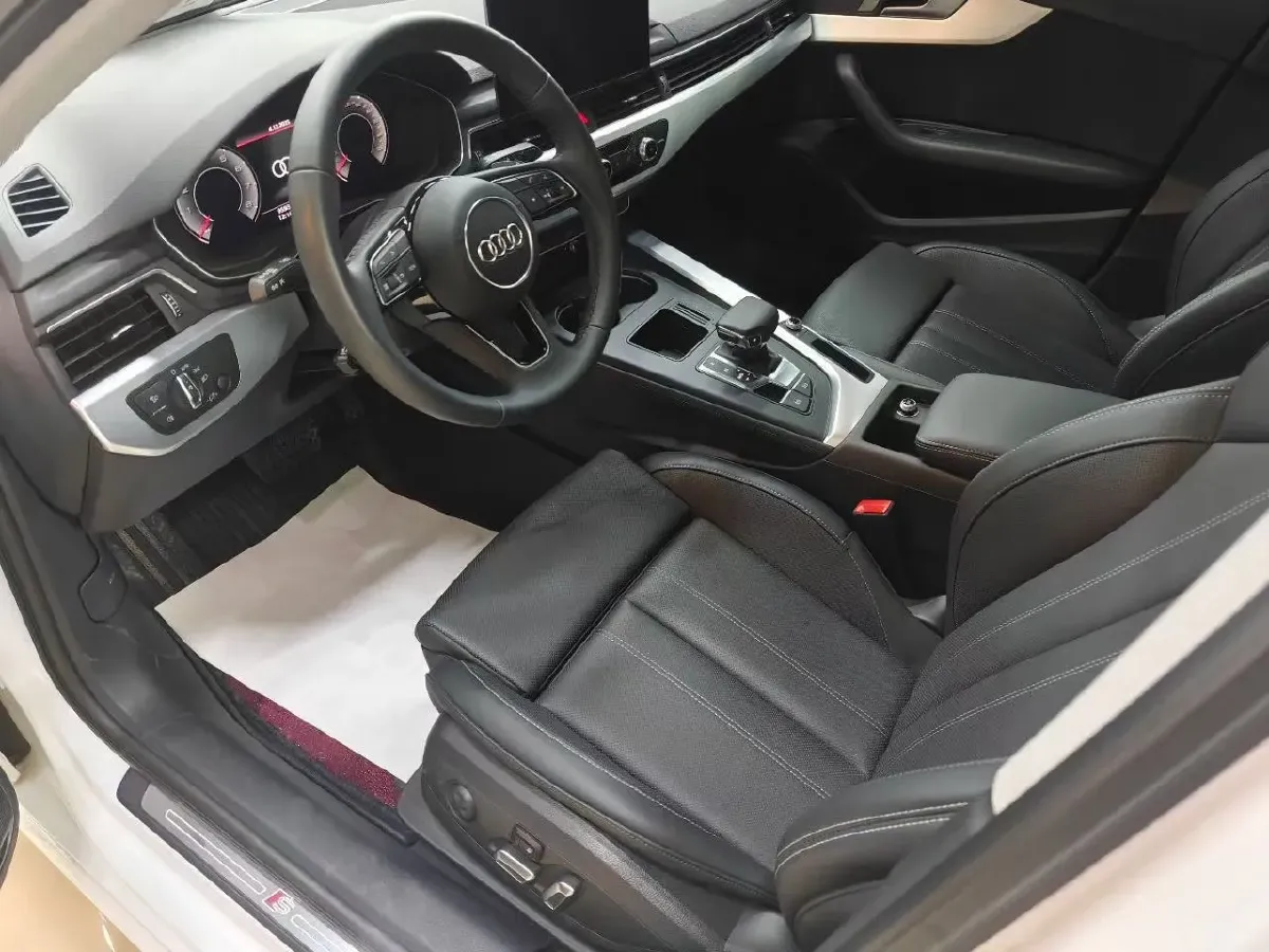2023 Audi A4L 2.0T 190HP L4 7DCT,autocango,china used car exporter,china ev exporter,chinese used car exporter,chinese used ev exporter
