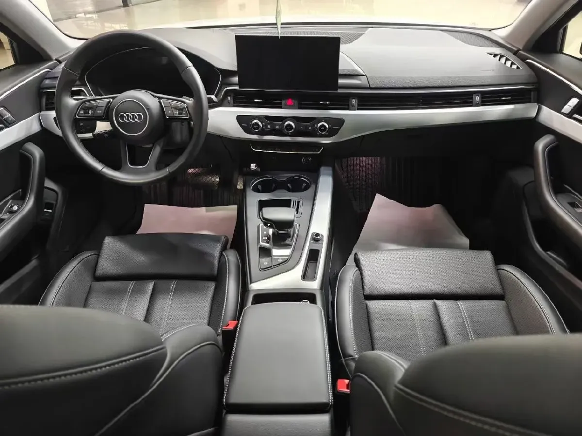 2023 Audi A4L 2.0T 190HP L4 7DCT,autocango,china used car exporter,china ev exporter,chinese used car exporter,chinese used ev exporter