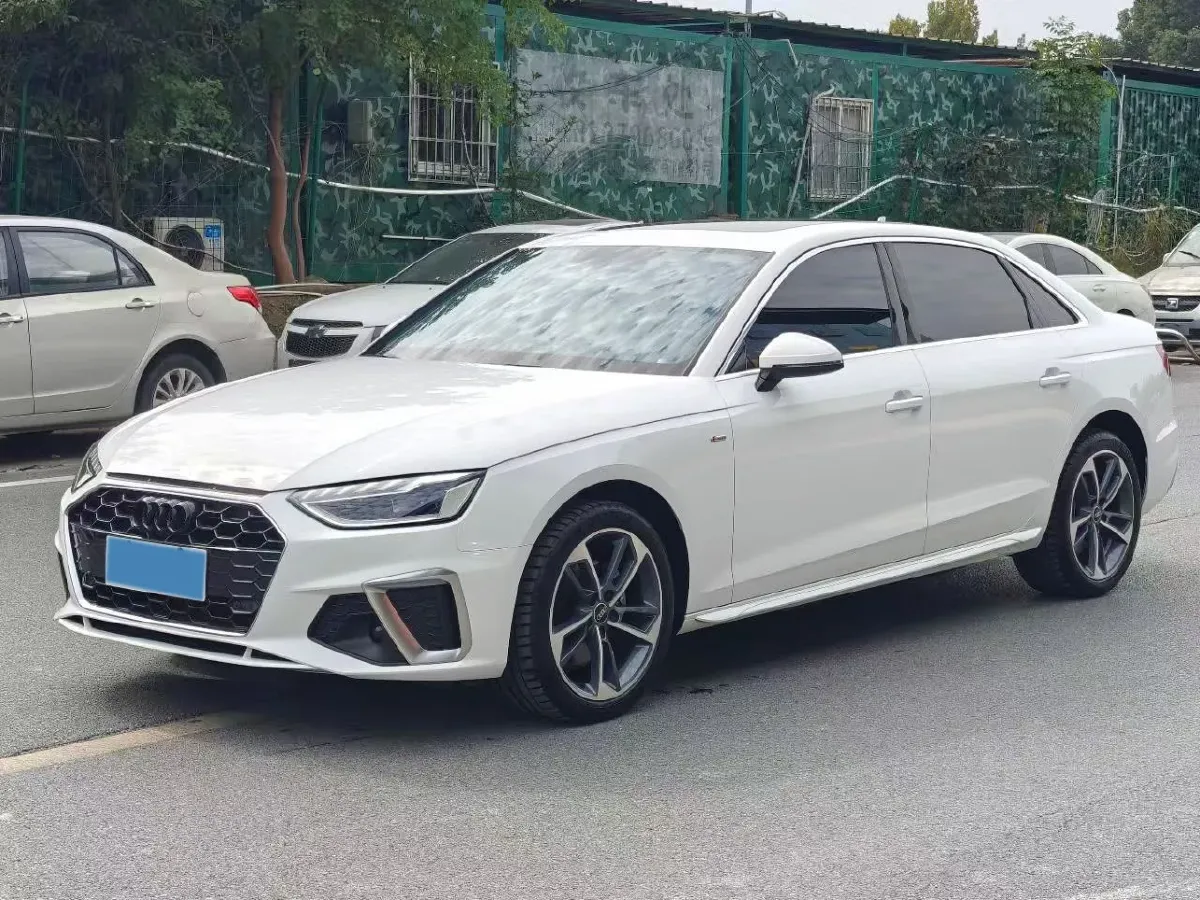 2023 Audi A4L 2.0T 190HP L4 7DCT,autocango,china used car exporter,china ev exporter,chinese used car exporter,chinese used ev exporter
