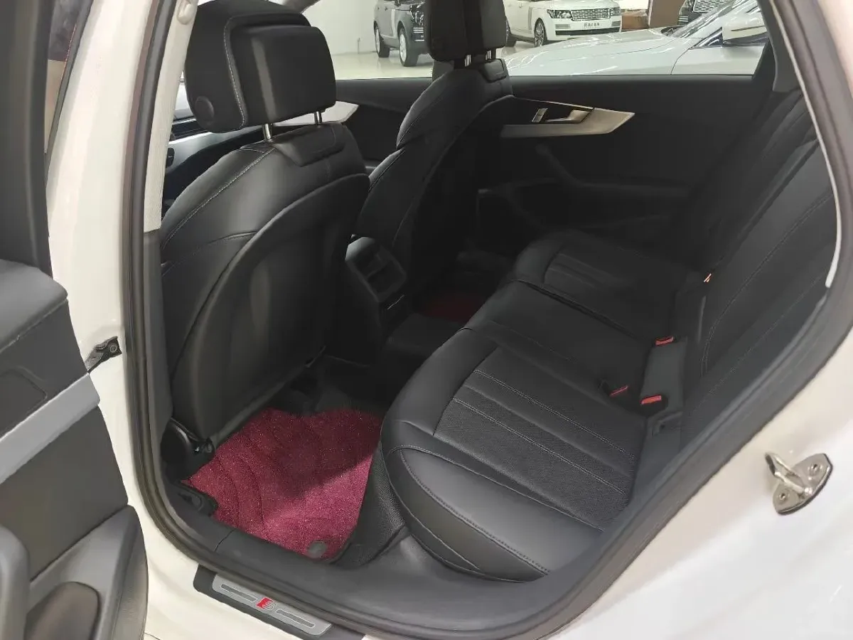 2023 Audi A4L 2.0T 190HP L4 7DCT,autocango,china used car exporter,china ev exporter,chinese used car exporter,chinese used ev exporter