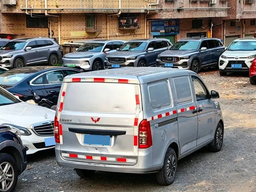 2018 WuLing RongGuang V 1.5L 112HP L4 5MT,autocango,china used car exporter,china ev exporter,chinese used car exporter,chinese used ev exporter